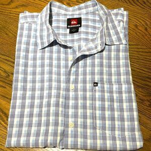 EUC! Quiksilver Short Sleeve Button Down White with Blue Plaid - Size Med